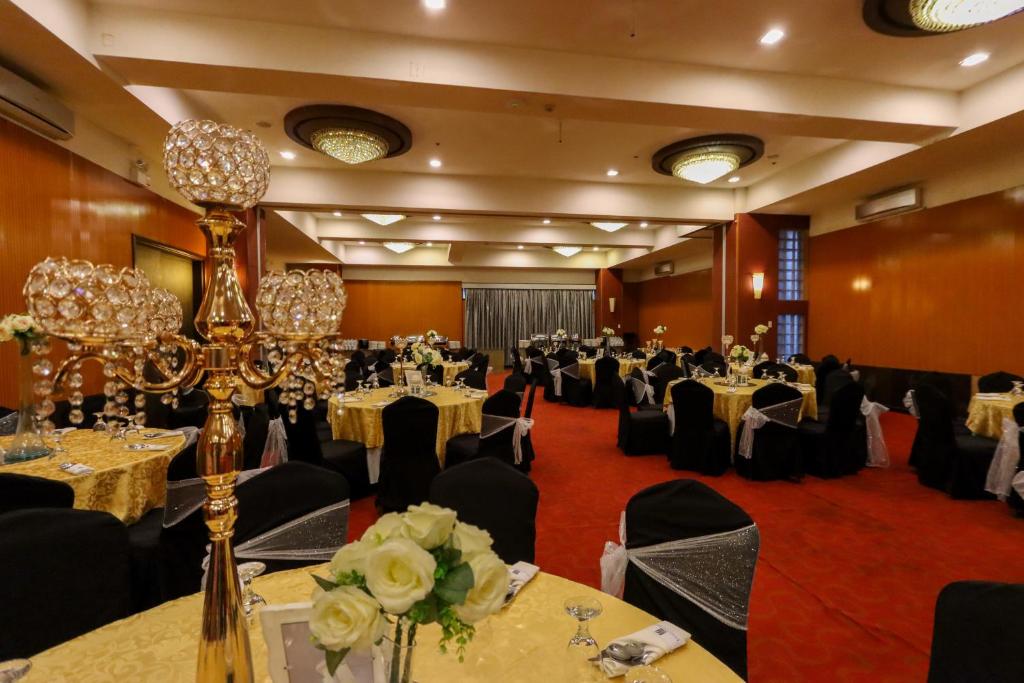 Banquet hall
