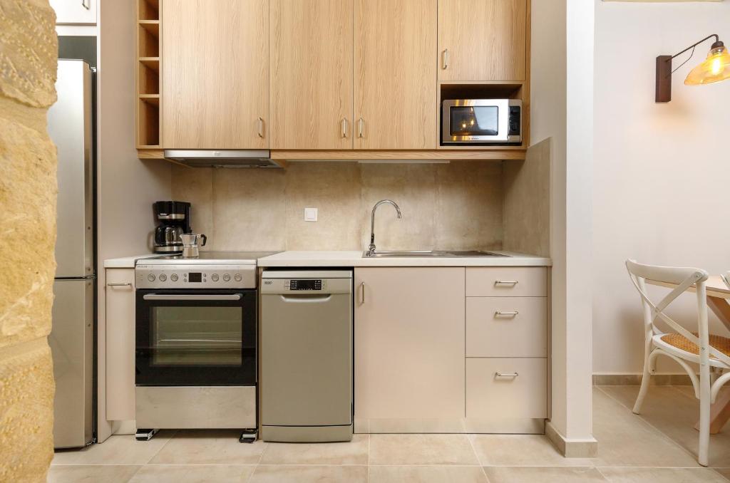 Zefyros Apartments and House — Hotel in Crete Island