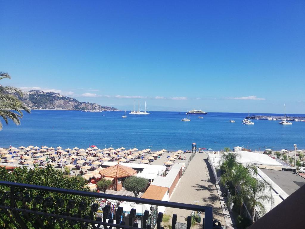 Apartments Mikros Front sea - 5