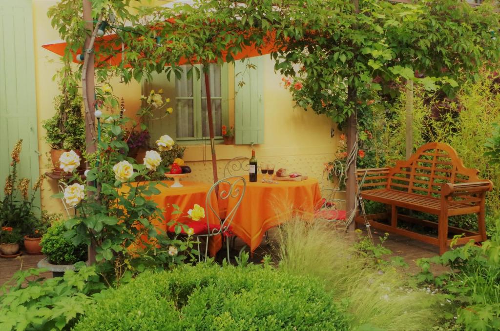 Maison Au Jardin - 1