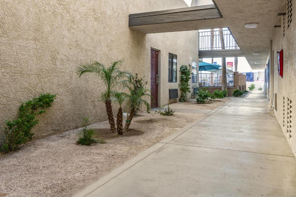 Rodeway Inn & Suites Rancho Mirage - Palm Desert Area 호텔 이미지 2