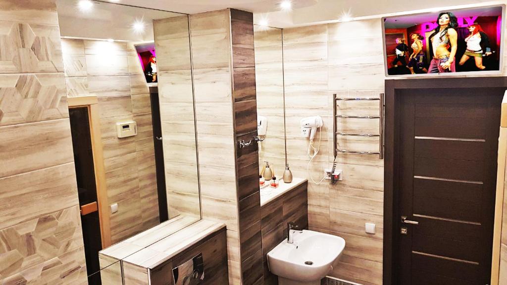 Sauna, Big Jacuzzi , Khreshchatyk apartments photo