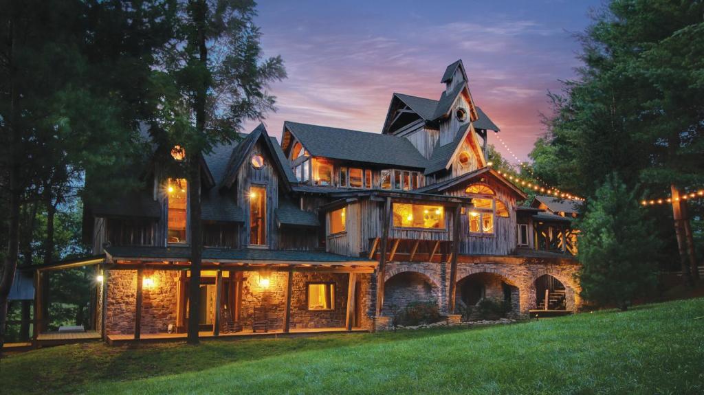 The GATEHOUSE at Dark Horse Recording Estate
