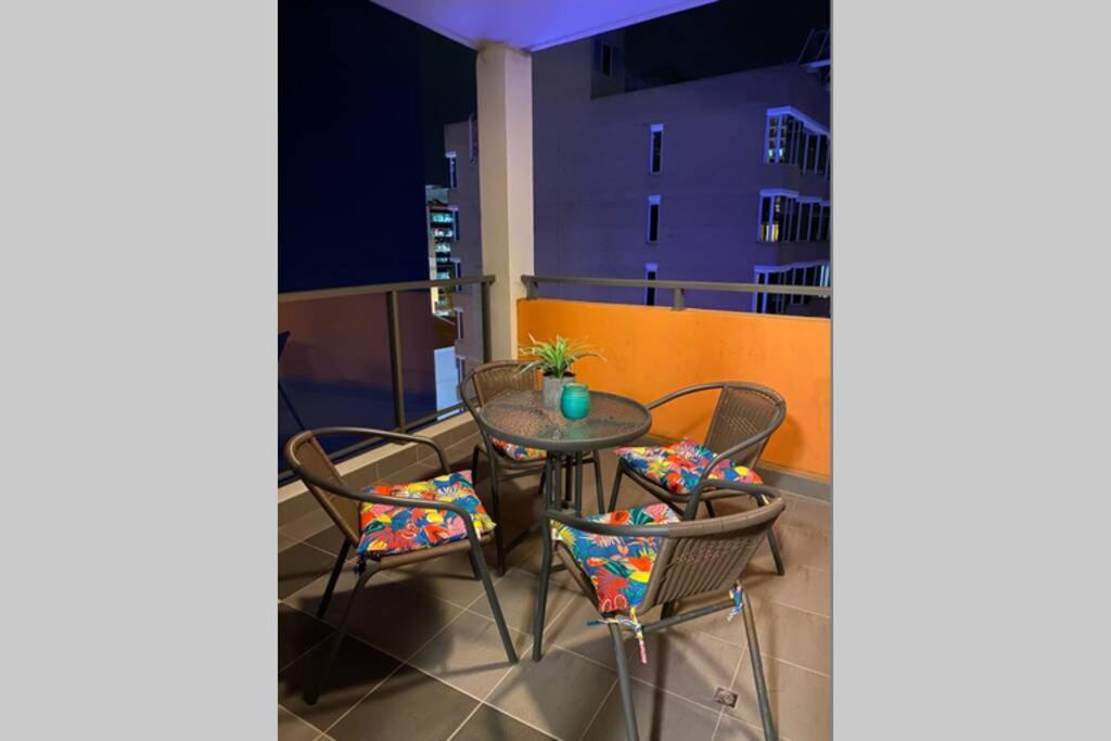 ARENA RESORT STYLE EXEC FREE NETFLIX WIFI WINE photo