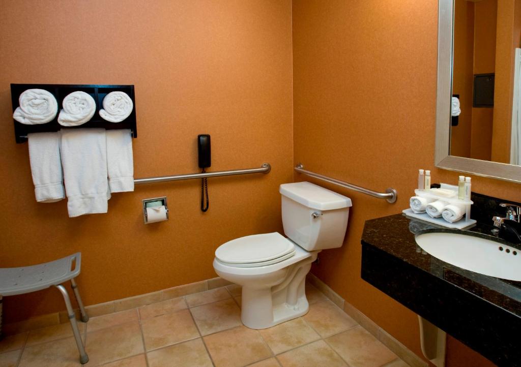 Holiday Inn Express Hotel & Suites San Jose-Morgan Hill photo