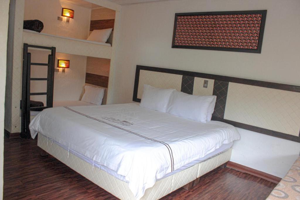 Hotel Castillo Resort - 3
