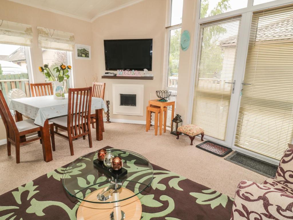 Little Gem Lodge, St Boswells photo 3