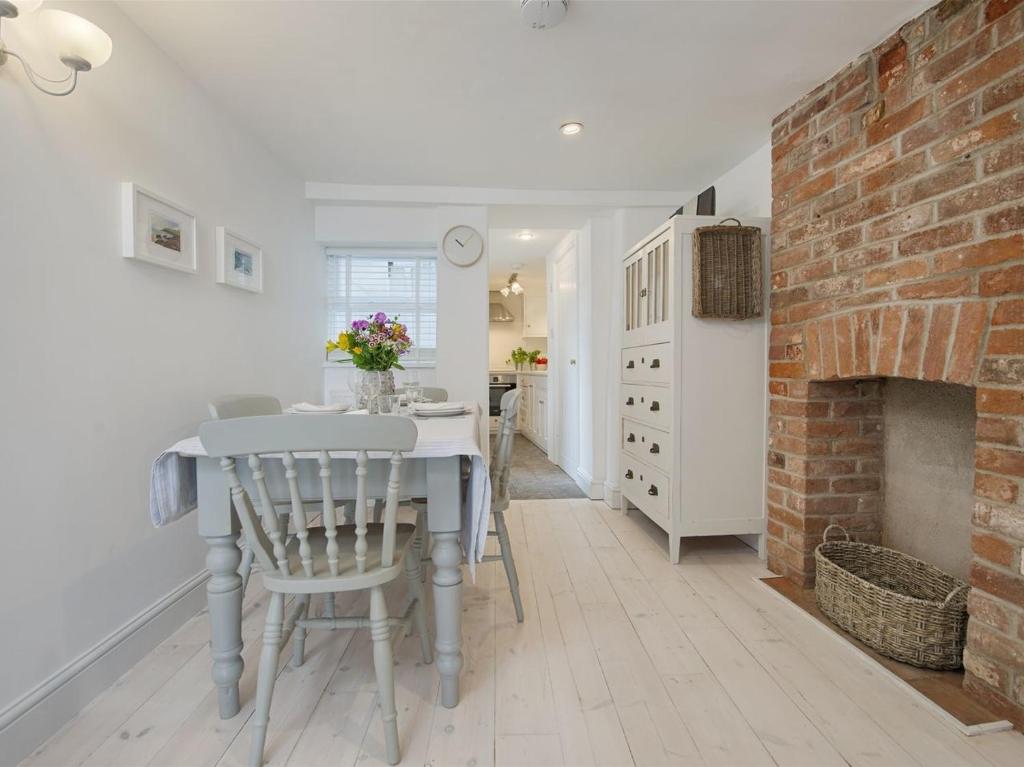 1 The Quay, Lympstone photo 3