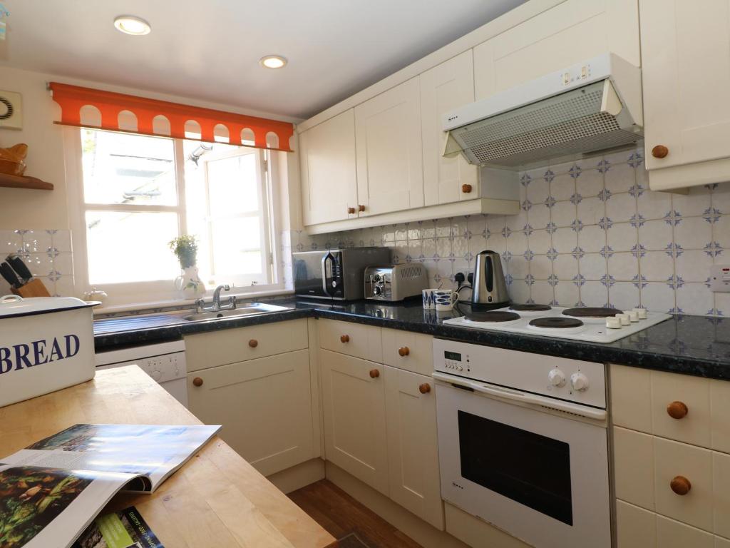 Pier Cottage, St Mawes photo 6