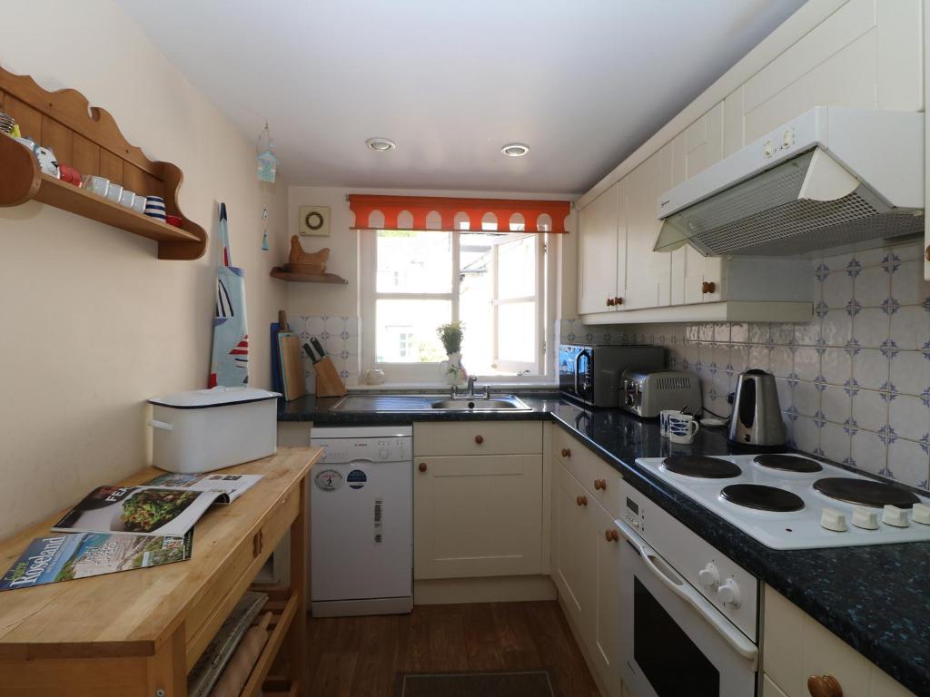 Pier Cottage, St Mawes photo 8