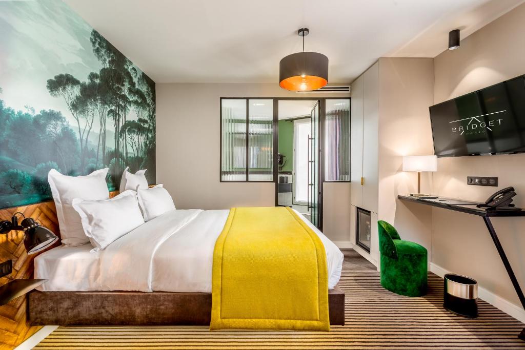 Paris Hotel Bridget room