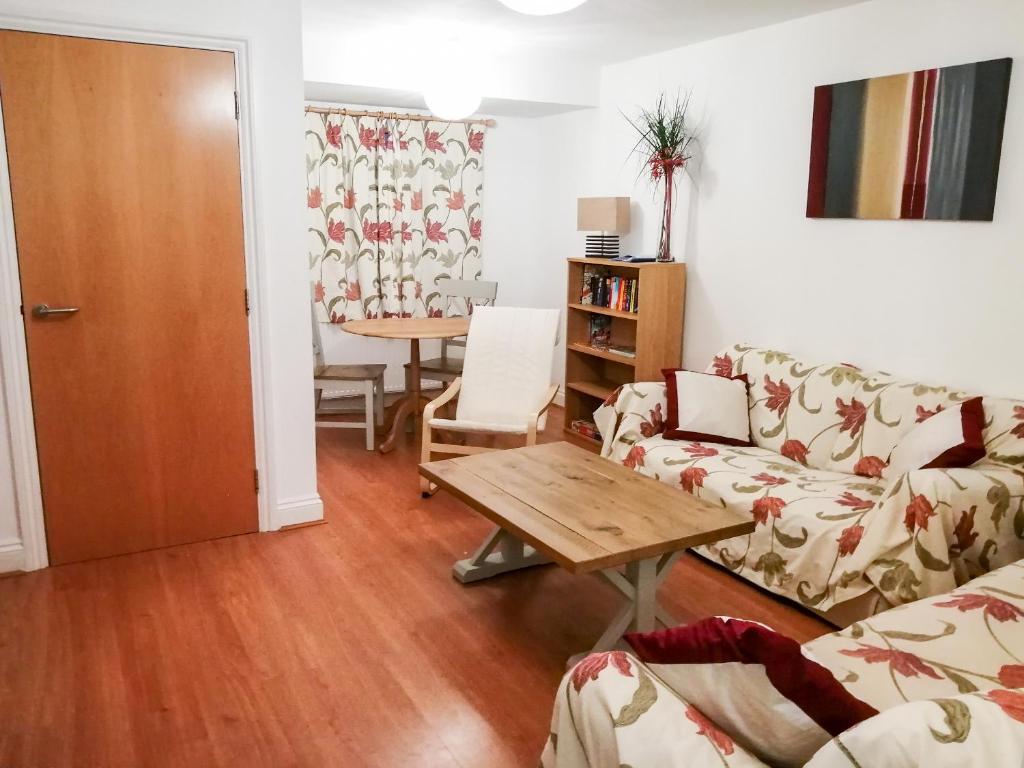 4 Bredon Court, Newquay photo 8