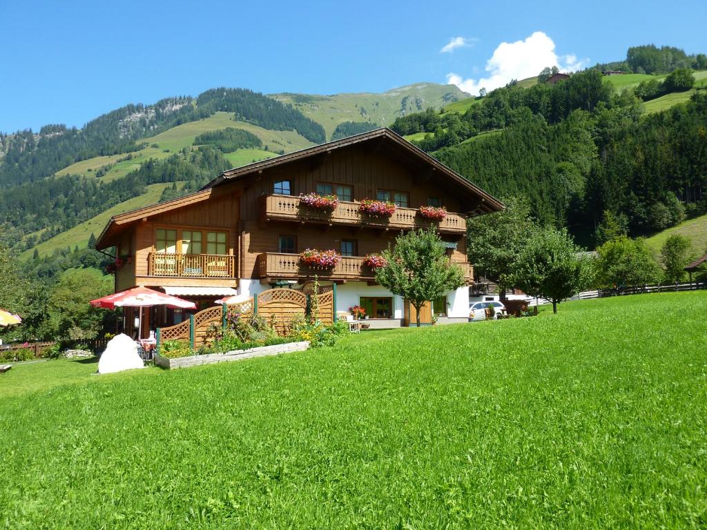 Appartement-Pension Fahrnberggut - 1