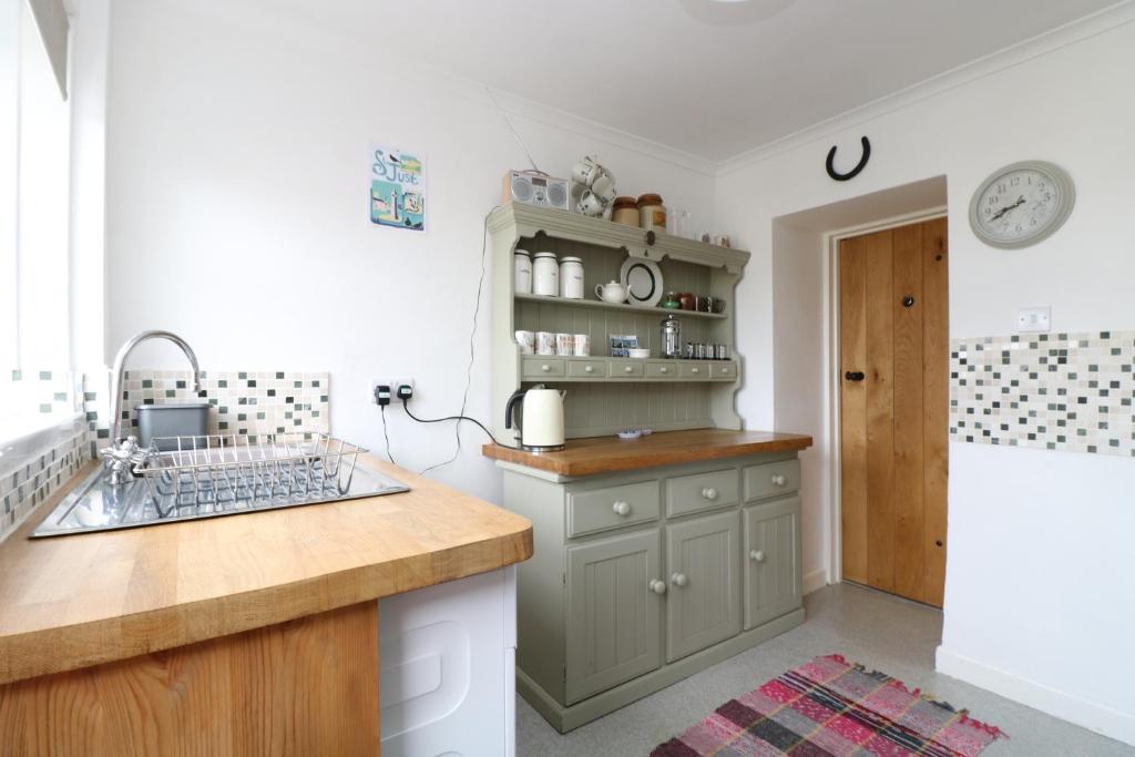 Mollys Cottage photo