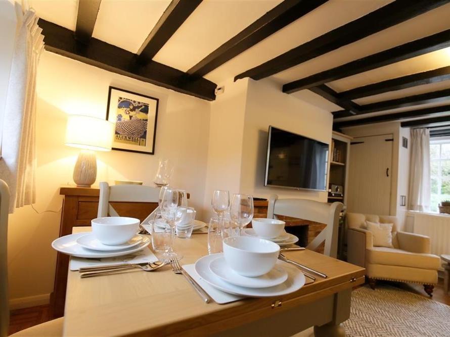 One Masons Court photo 8