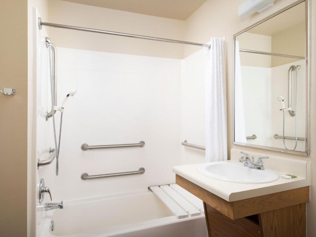 WoodSpring Suites Wilkes-Barre photo