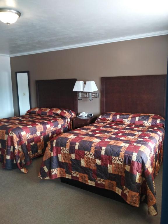 Centennial Motel photo