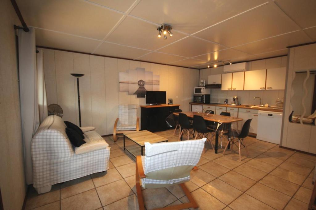 Domaine de vacances à 600m de la plage animations piscines en supplément belle villa climatisée 3 chambres 6 couchages WIFI LRPDSK3 - 4
