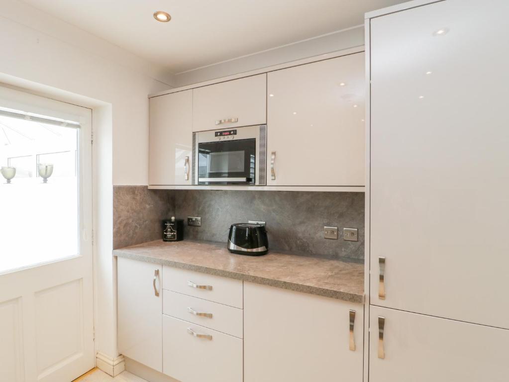 14 Lyme Mews, Seaton photo 7