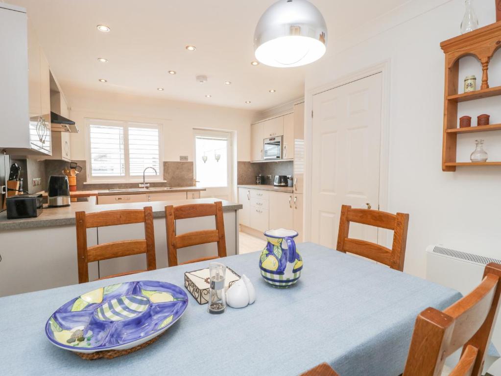14 Lyme Mews, Seaton photo 6