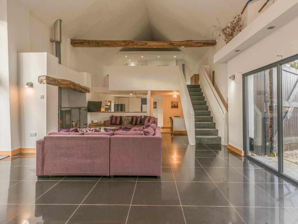 Flint Barn, Trunch photo 4