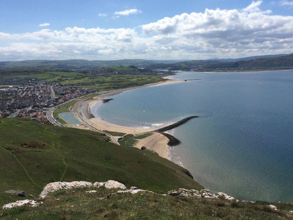 Beside The Sea - In Town, Llandudno photo 8