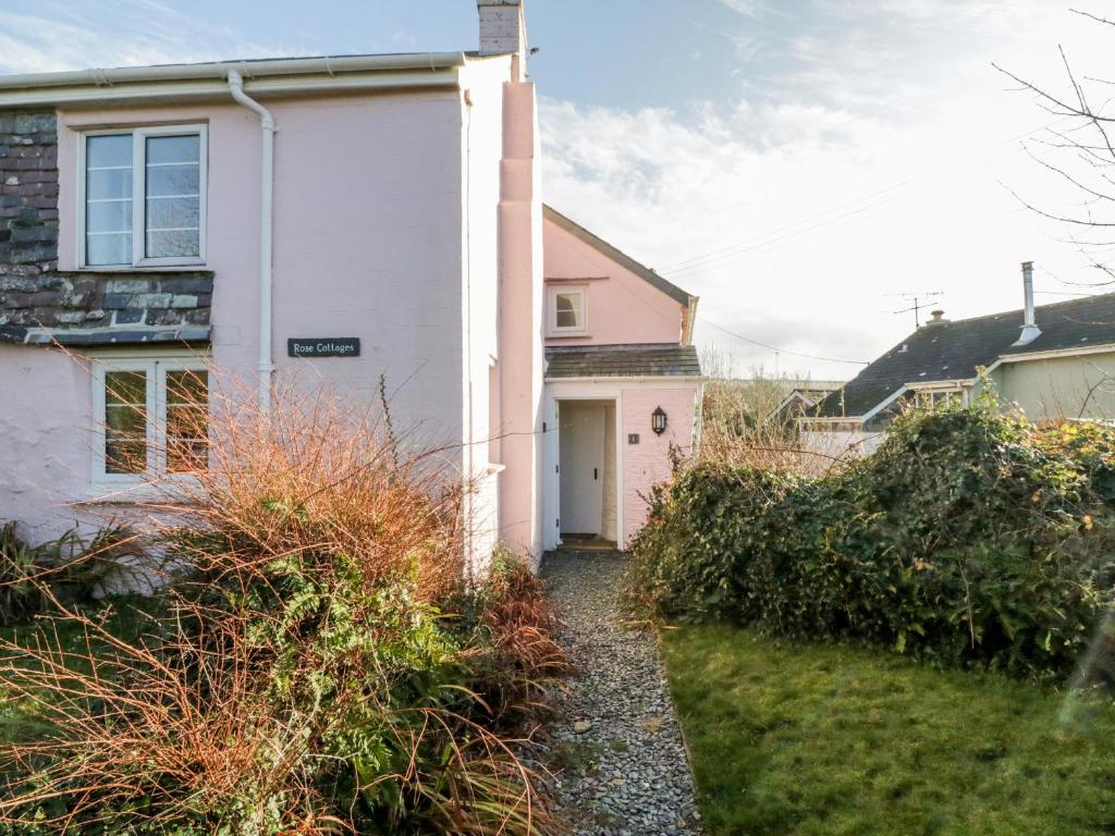 1 Rose Cottages, Looe