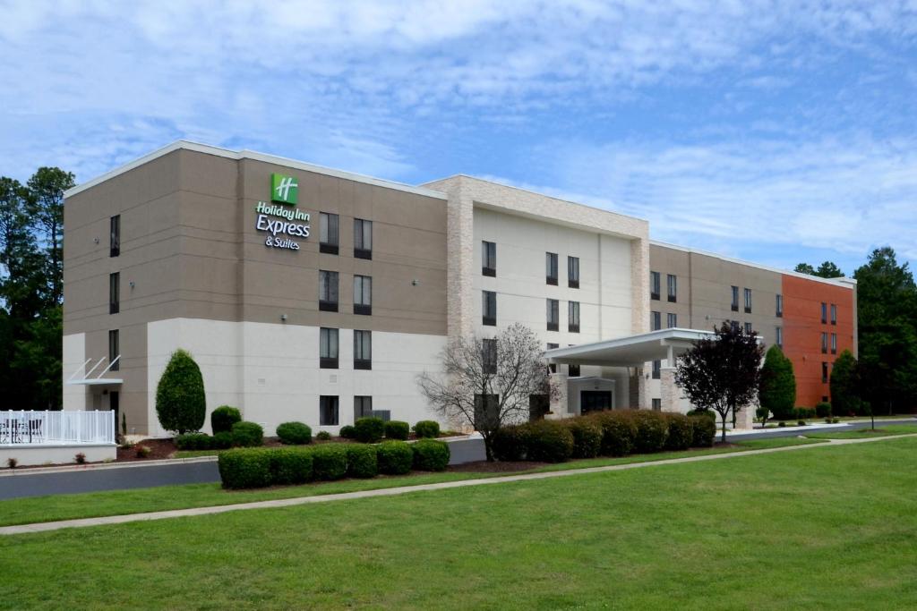 Holiday Inn Express Hotel & Suites Research Triangle Park photo