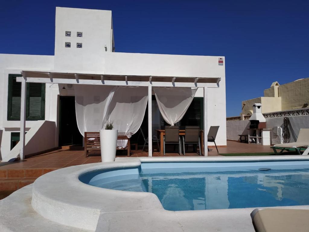 Aloha Surf House — Hotel in Fuerteventura