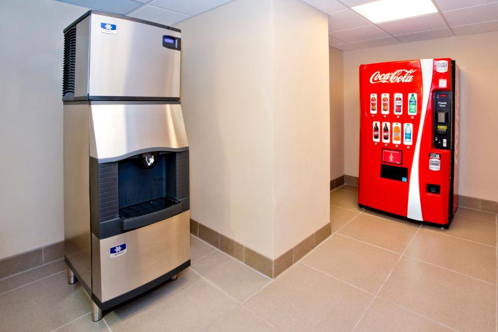 Holiday Inn Express Hotel & Suites Colorado Springs photo