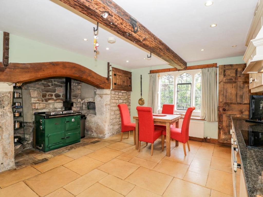 Chapel House, King's Stanley photo 6