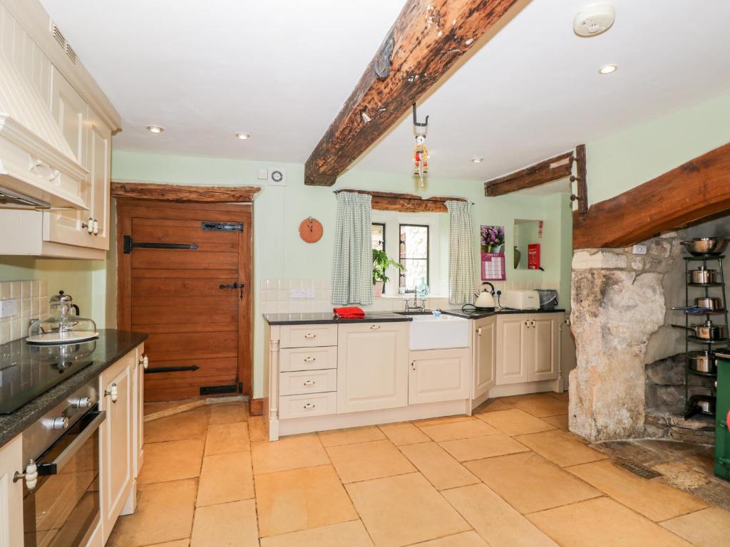 Chapel House, King's Stanley photo 7