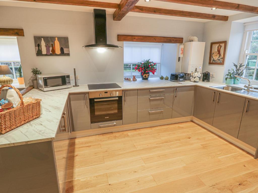 May Cottage, Snainton photo 5