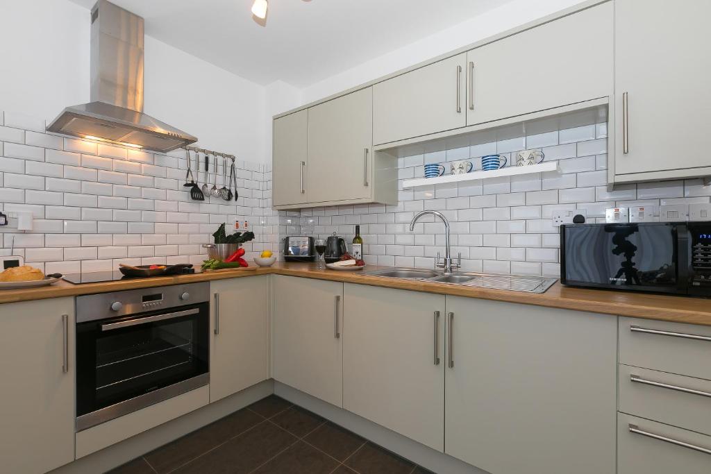 21 Carthew Court photo 5