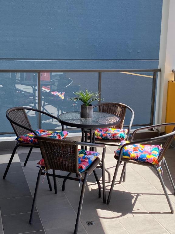 ARENA RESORT STYLE EXEC FREE NETFLIX WIFI WINE photo