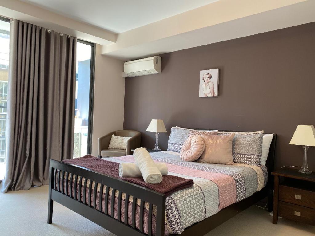 ARENA RESORT STYLE EXEC FREE NETFLIX WIFI WINE photo