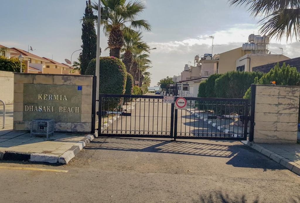 Pirgos beach house photo