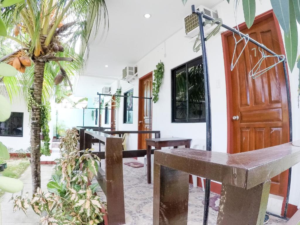 Krismark Dive Lodge photo