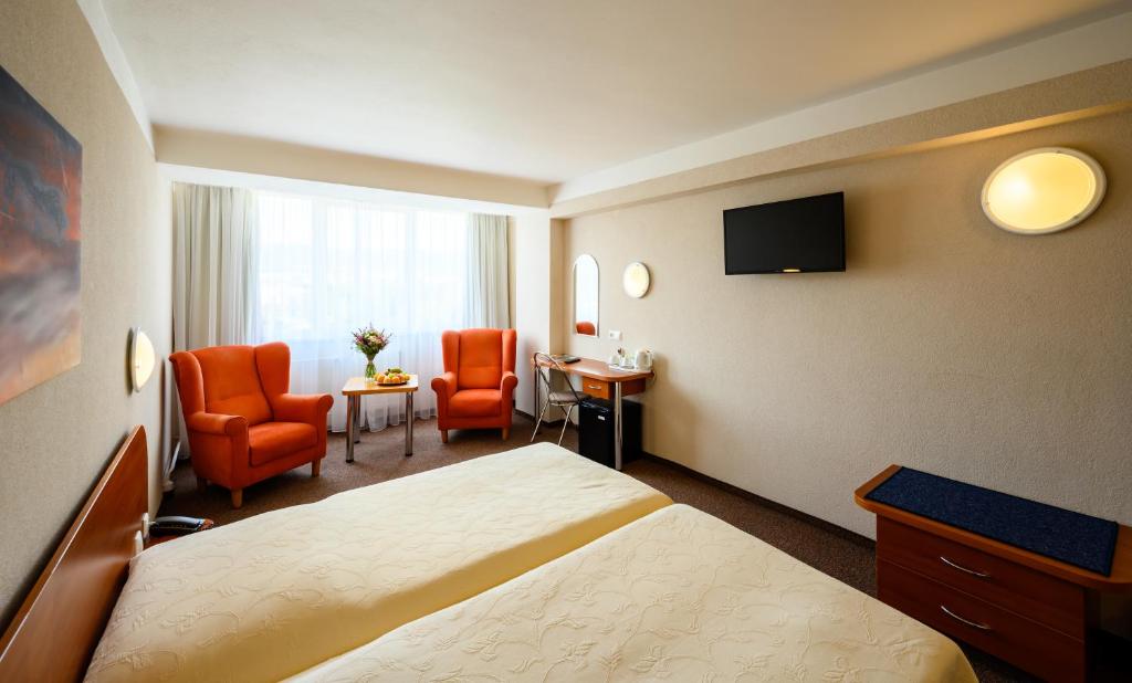 Hotel Lux photo