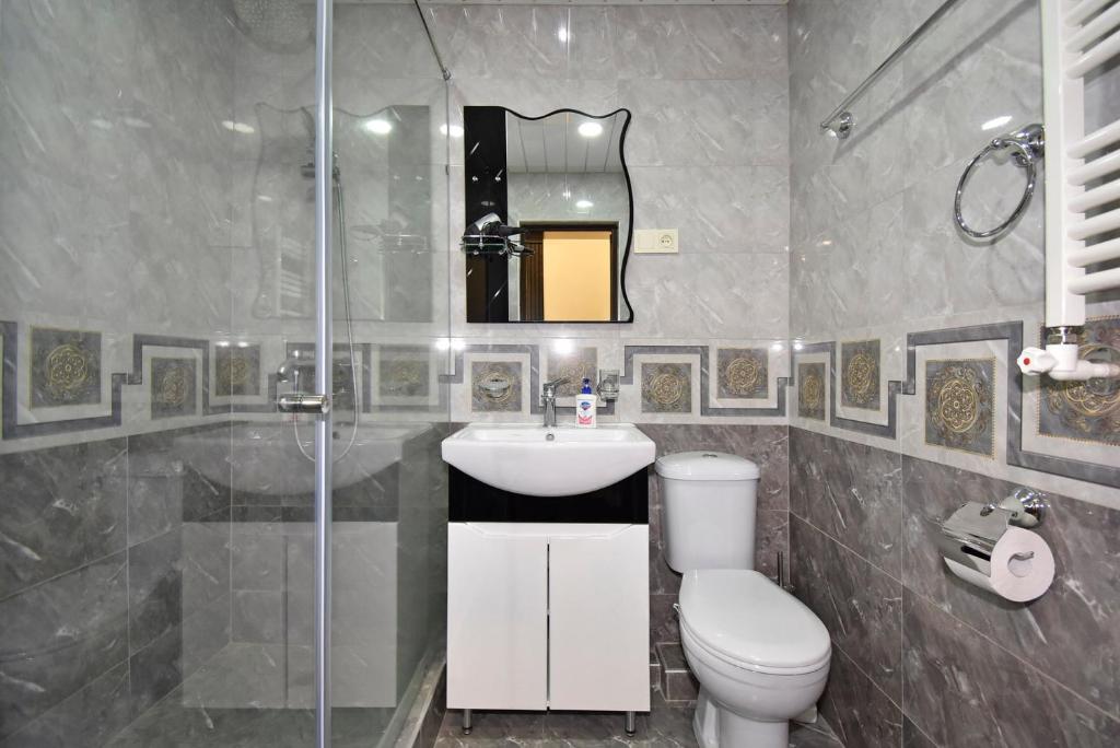 Luxury Apartment in Republic Square photo