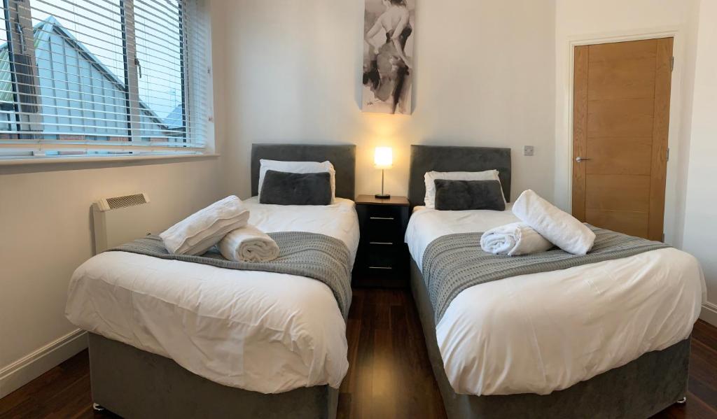Zen Quality Beautiful 2 Bedroom Apartment 4 single beds with Free Parking and Wifi close to Alexande — Hotel in Birmingham