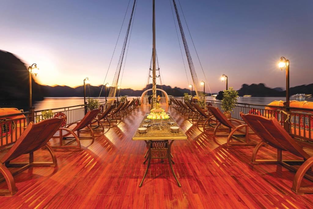 Sena Cruises &#8211; Wonder On Lan Ha Bay