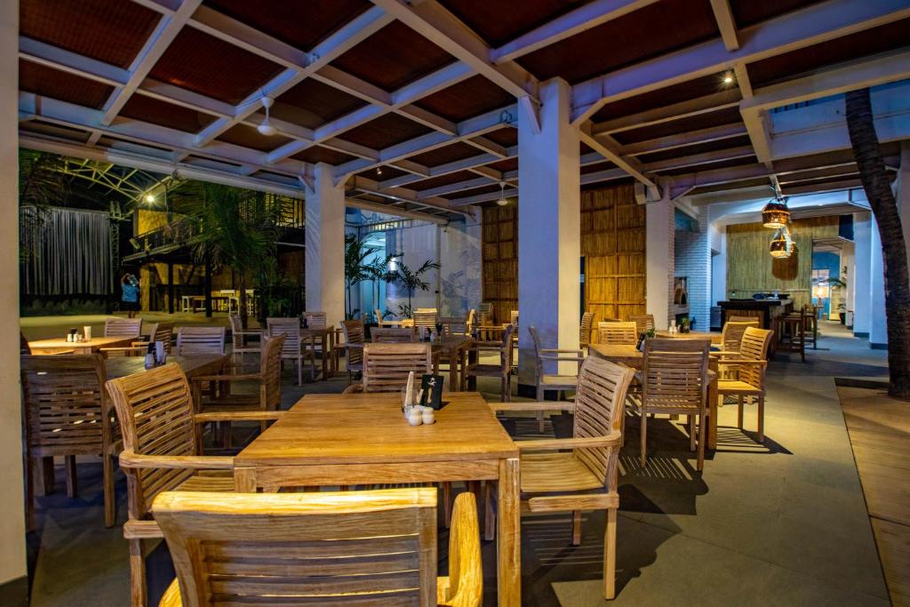 Gili Sands Hotel & Bar