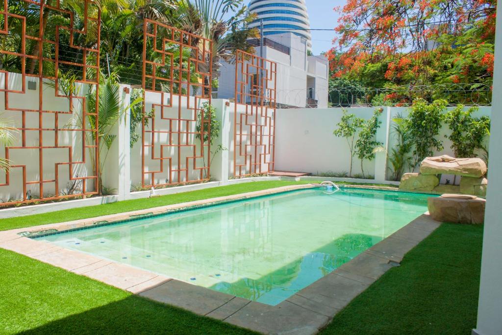 スイミングプール