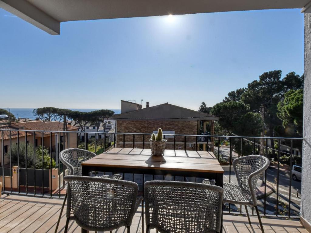 Refurbished apartment calella de pal. beach 250mts - 3
