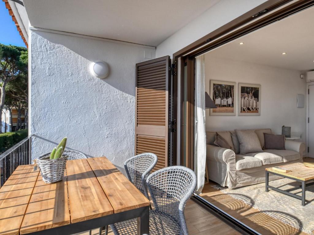 Refurbished apartment calella de pal. beach 250mts - 4