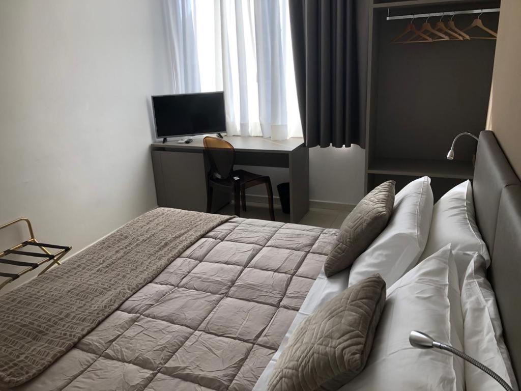 Hotel Inn - 5