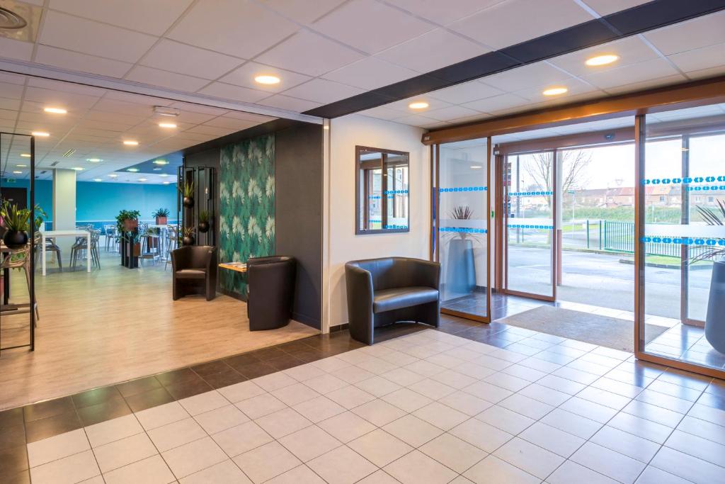 Sure Hotel by Best Western St-Amand-les-Eaux photo