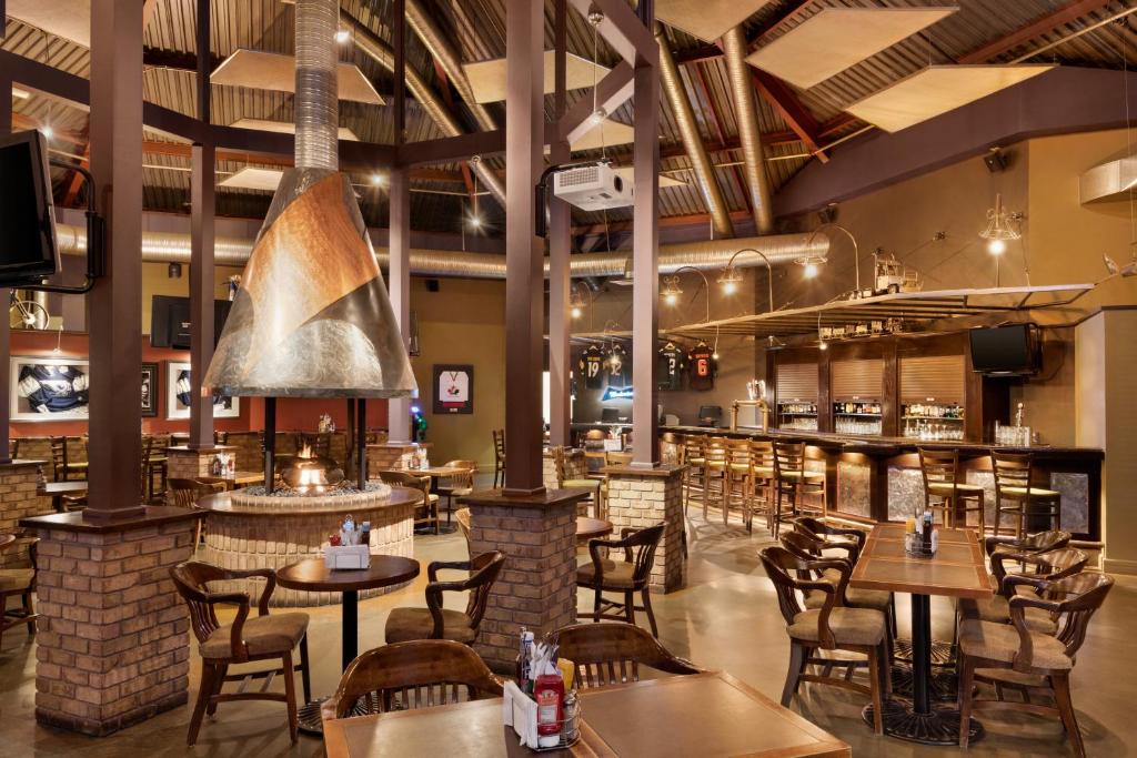 The Executive Royal Hotel Edmonton Airport Photo 8