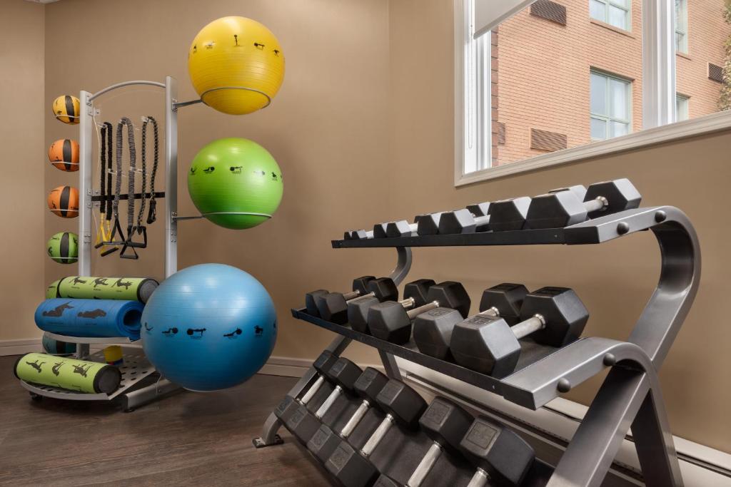 The Executive Royal Hotel Edmonton Airport Photo 10